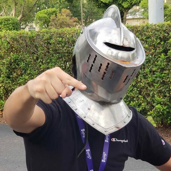 File:Big helmet point.jpg